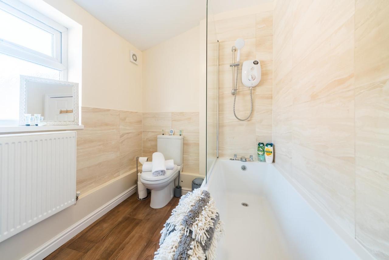 3 Bedroom-5 Beds Newland Ave King'S Palace Leisure-Contractor-Heart Of Hull Amenities Kingston upon Hull Exterior photo