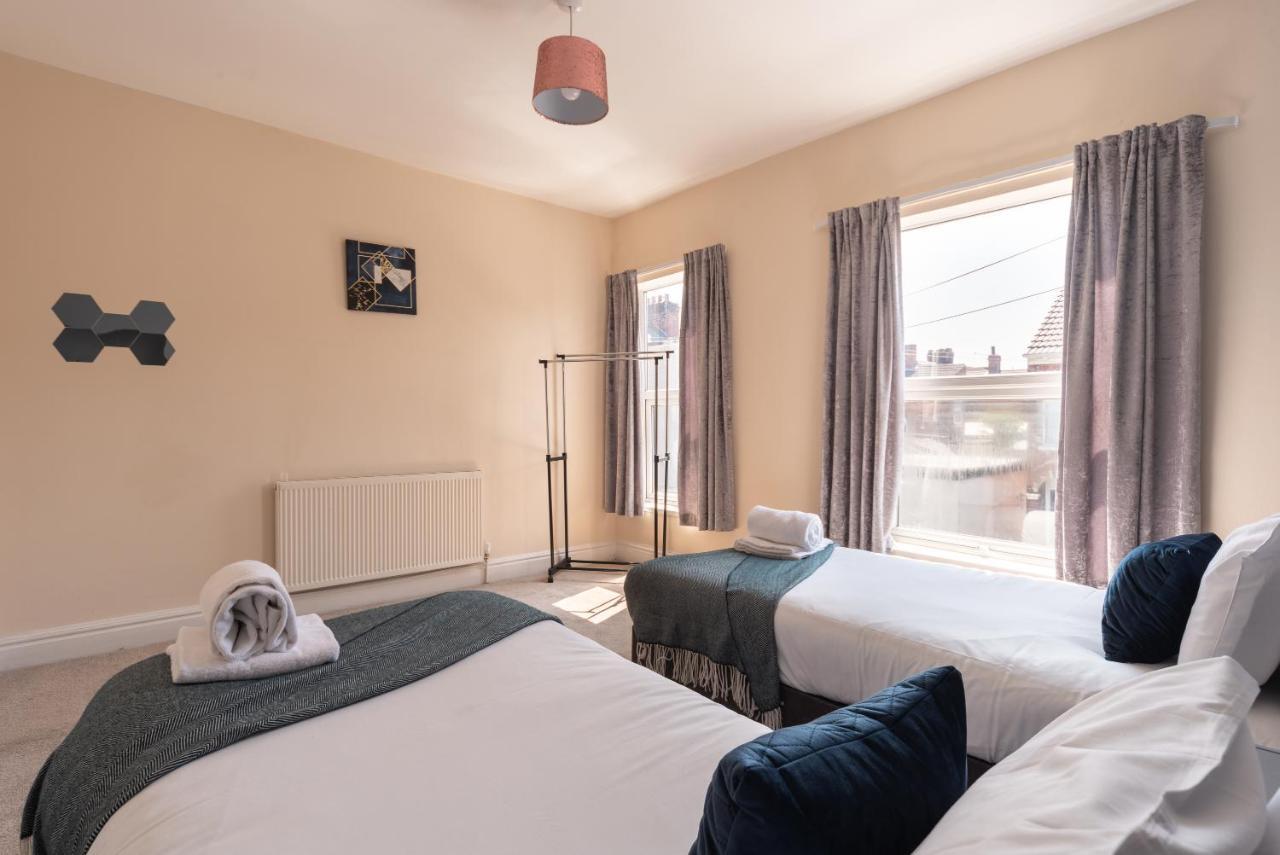 3 Bedroom-5 Beds Newland Ave King'S Palace Leisure-Contractor-Heart Of Hull Amenities Kingston upon Hull Exterior photo