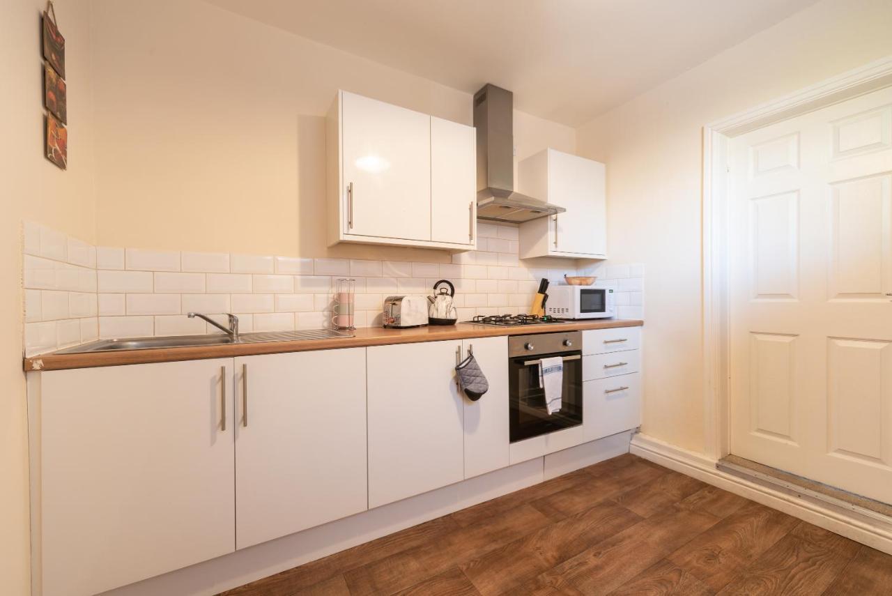 3 Bedroom-5 Beds Newland Ave King'S Palace Leisure-Contractor-Heart Of Hull Amenities Kingston upon Hull Exterior photo